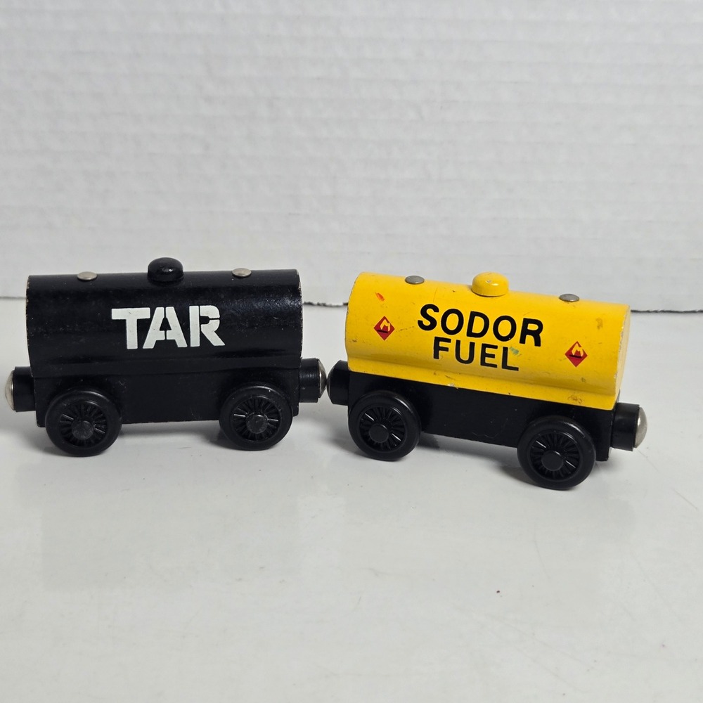 Thomas the Train Tar Tanker & Sodor Fuel Car Wooden Railway Yellow Black